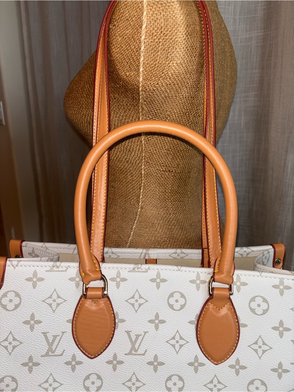 on the go quality White Monogram top handle , tote - Picture 5 of 16